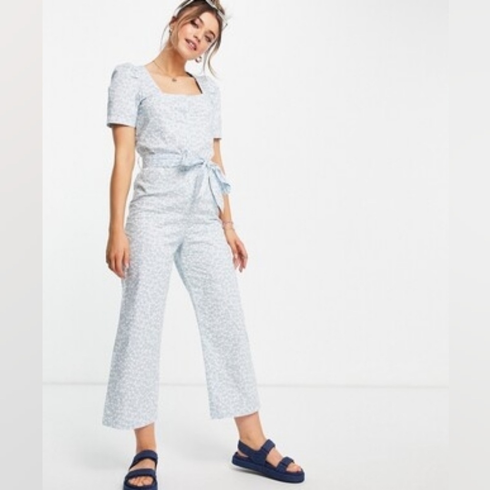 Monki Wanda Square Neck Floral Jumpsuit